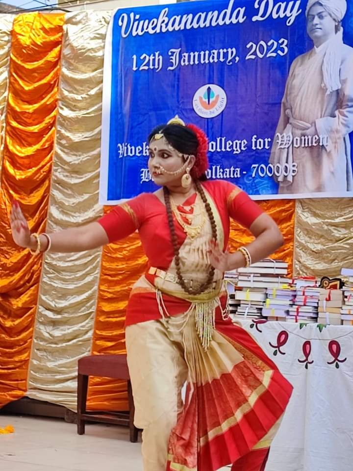 Dance performance by ex student